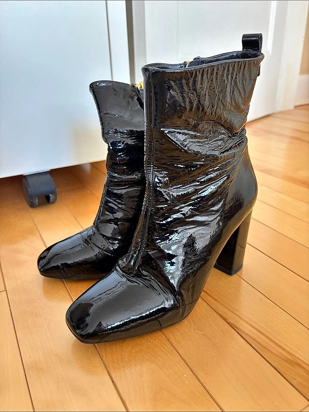 L’intervalle Black Patent Leather-Look Heeled Boots